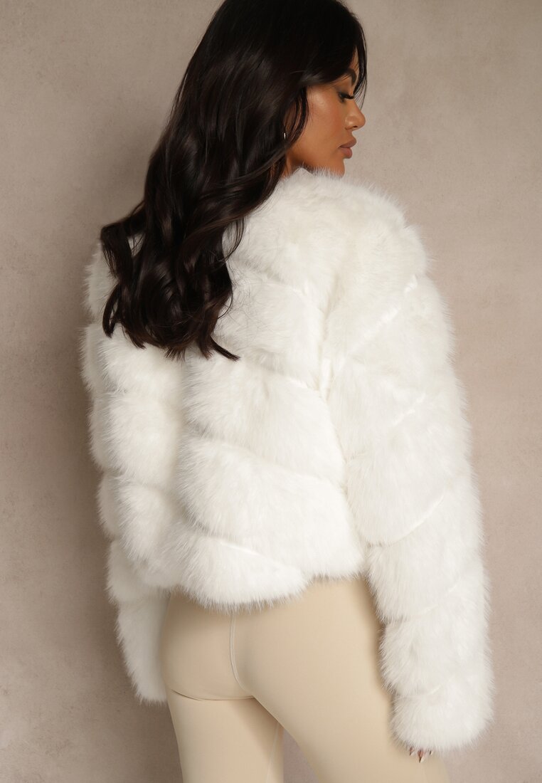 Біла Куртка