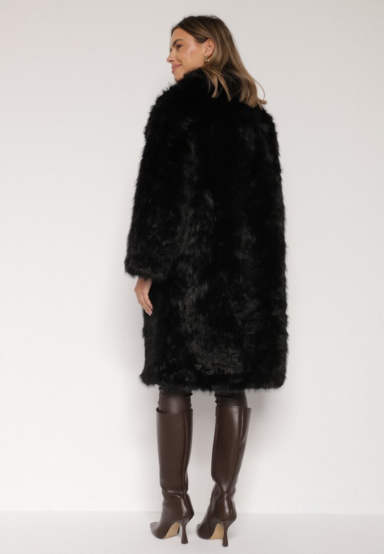 Чорне Пальто