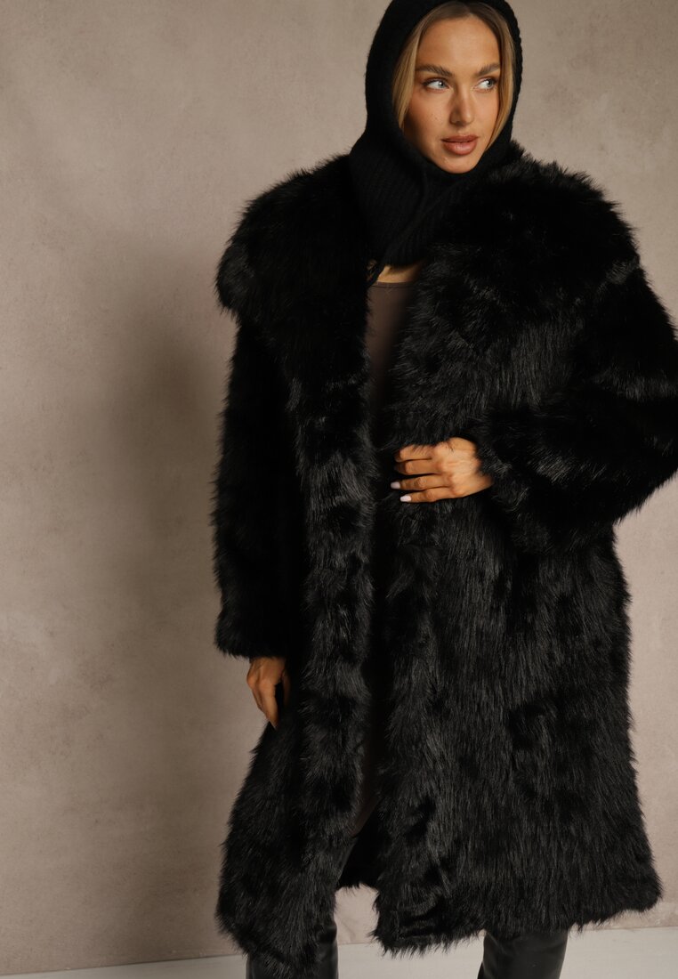Чорне Пальто