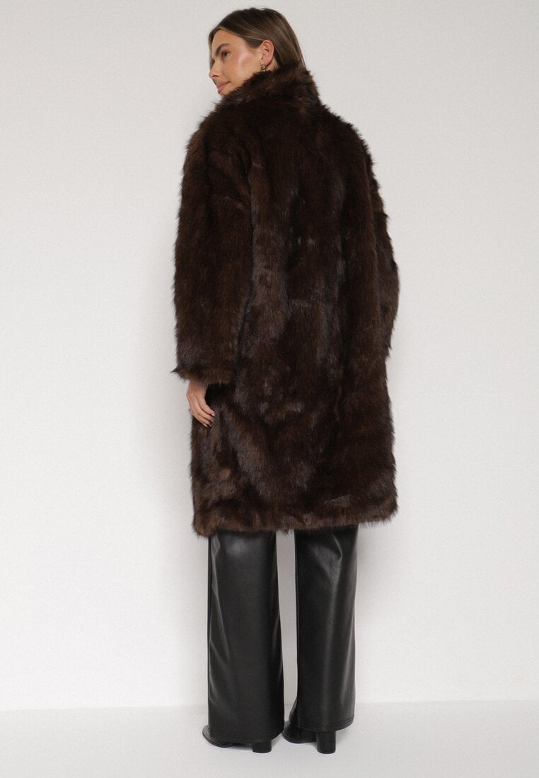 Коричневе Пальто