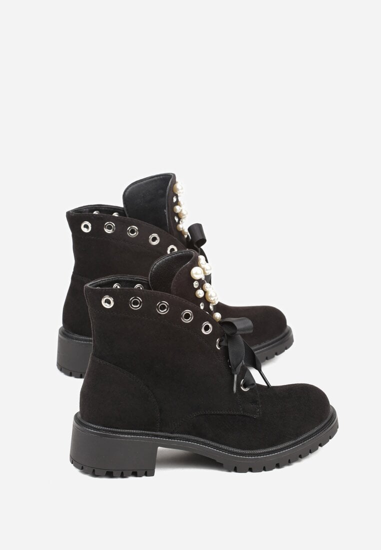 Чорні Черевики