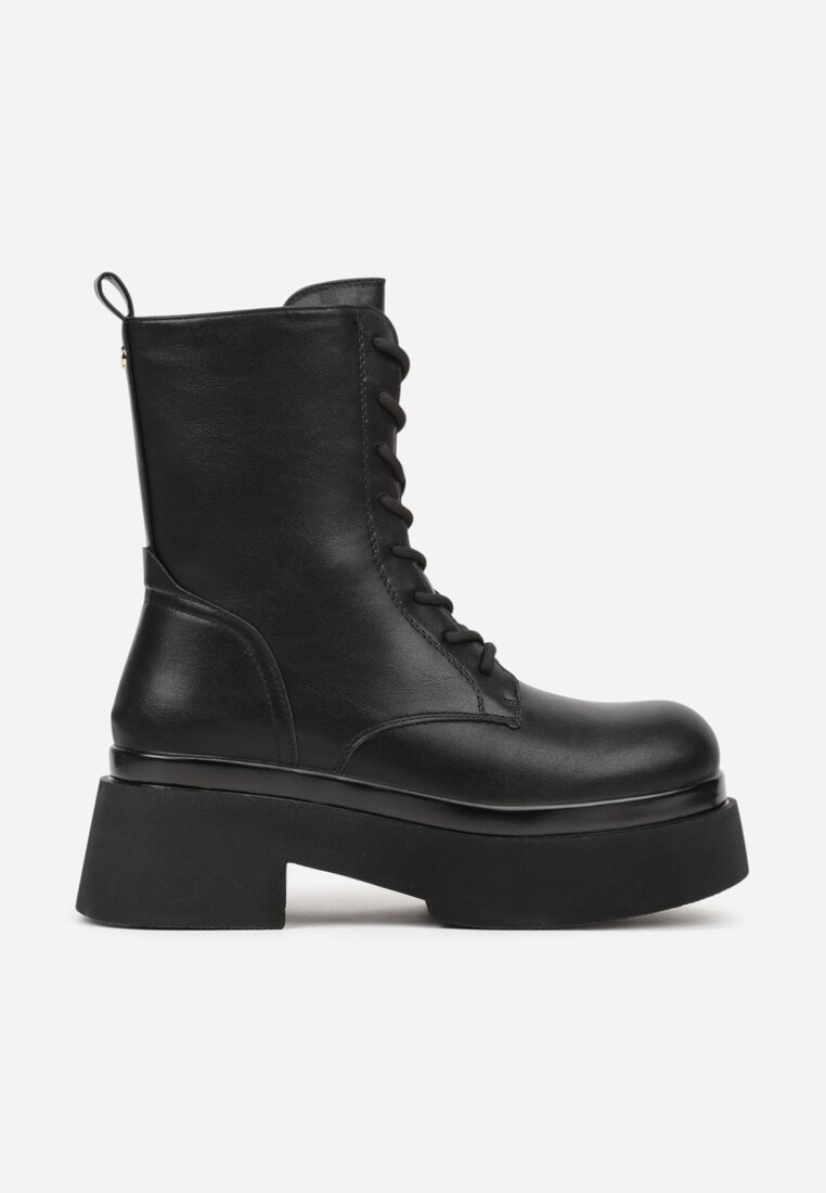 Чорні Черевики