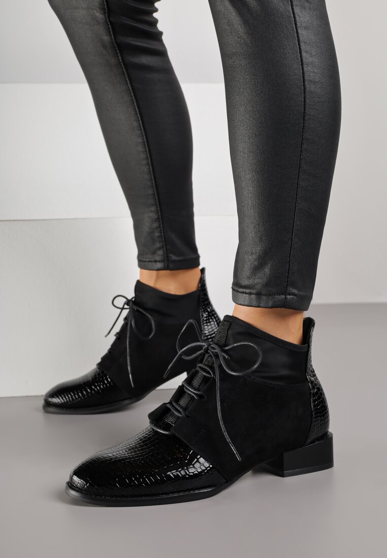 Чорні Черевики