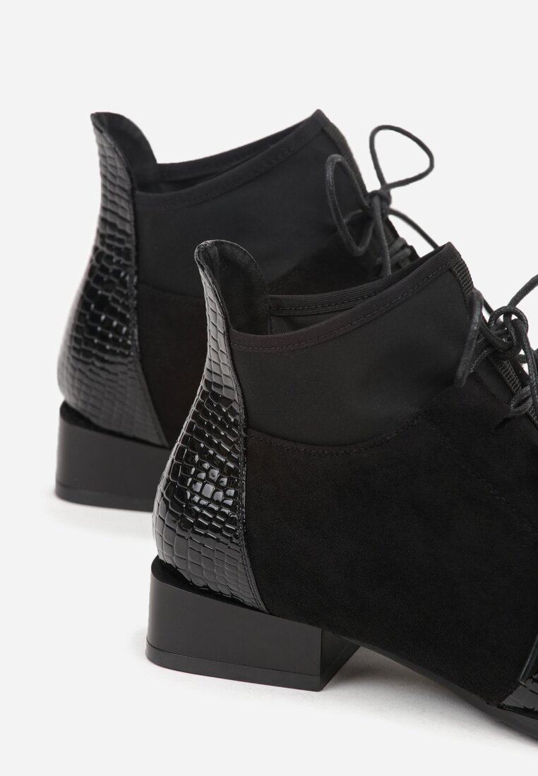 Чорні Черевики