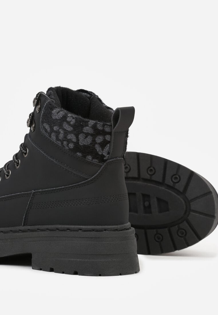 Чорні Черевики