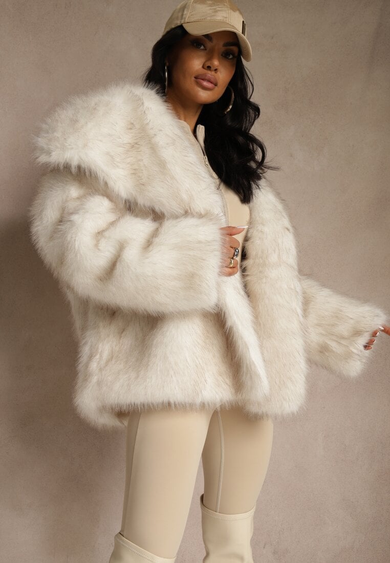 Біла Куртка