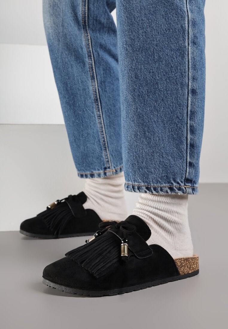 Чорні Шльопанці