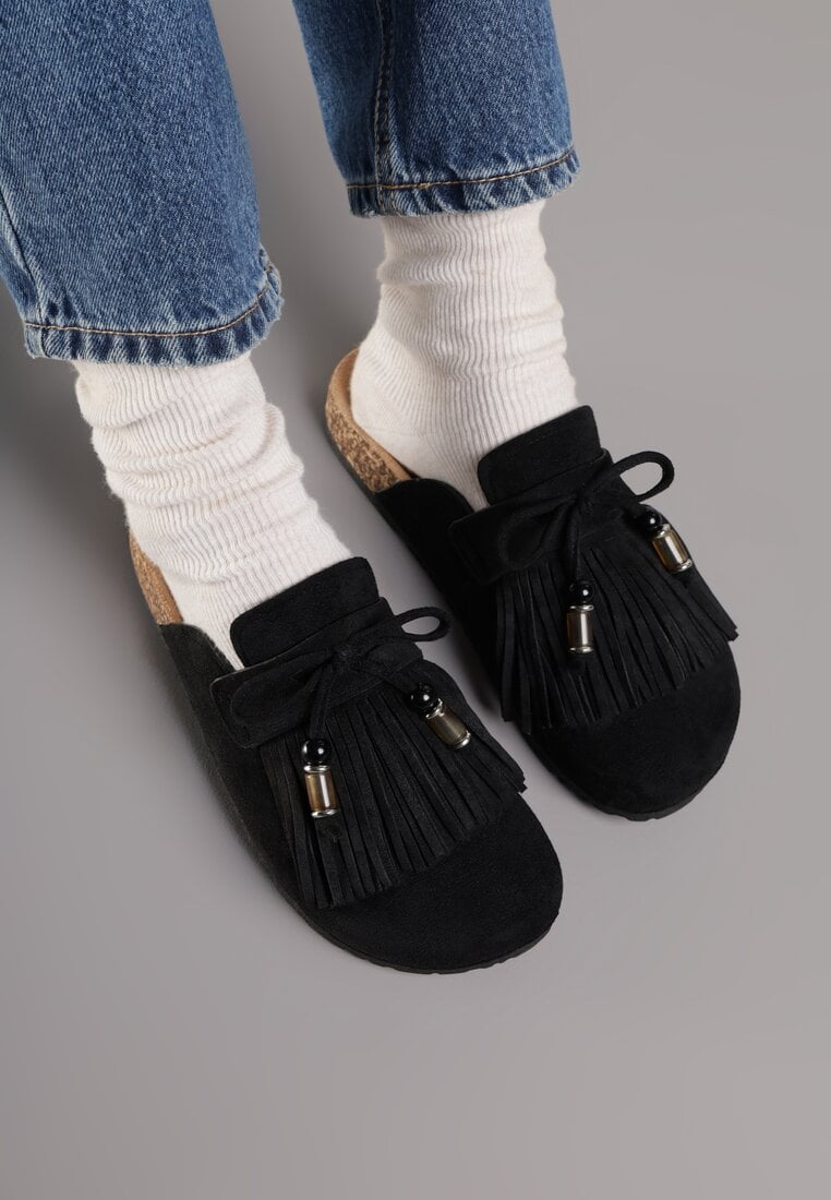 Чорні Шльопанці