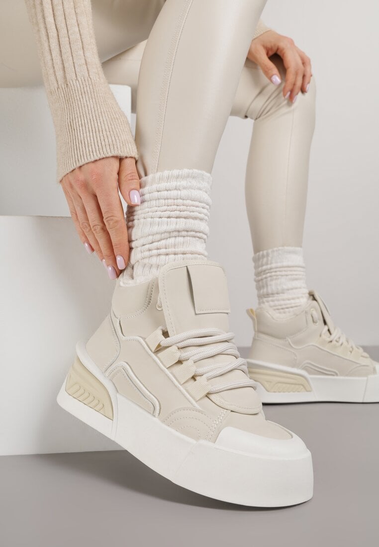 Бежеві Снікерси