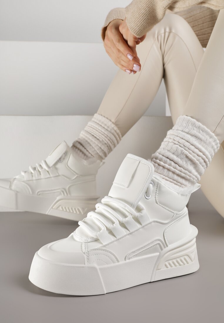 Білі Снікерси