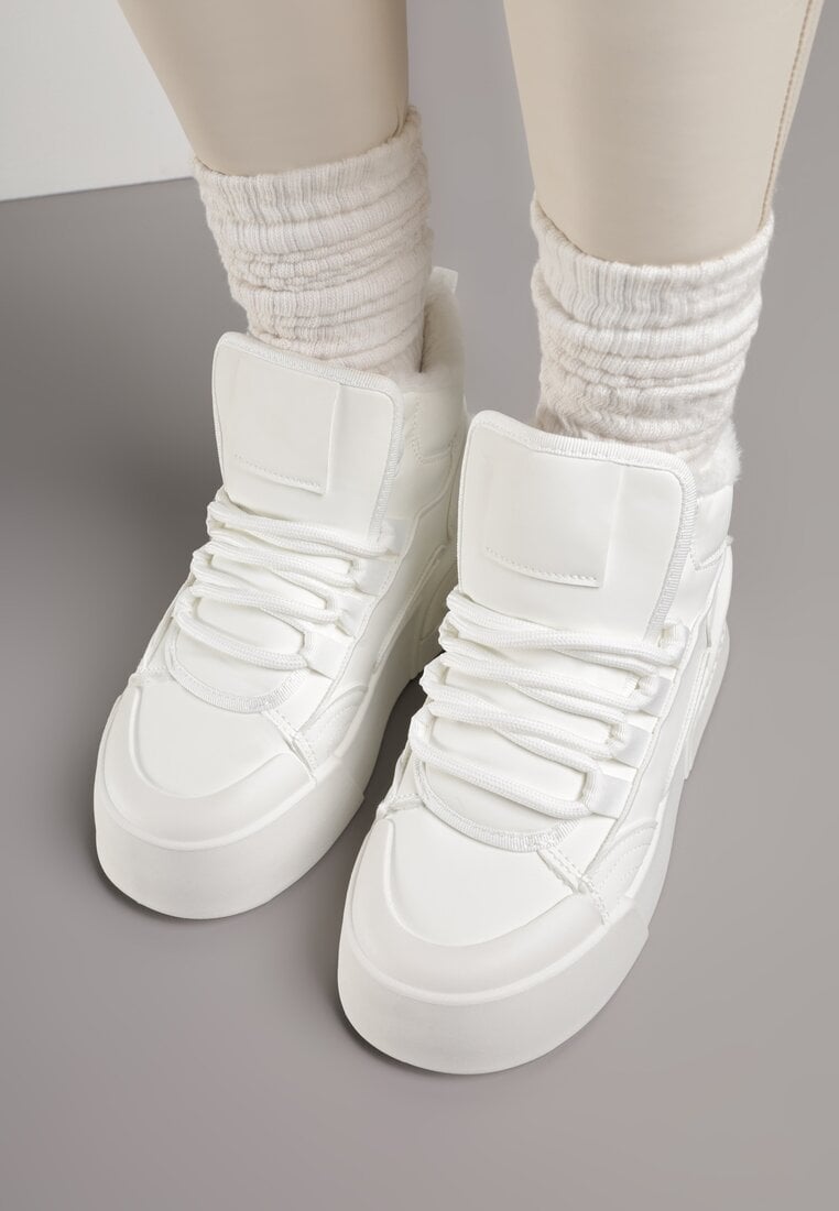 Білі Снікерси