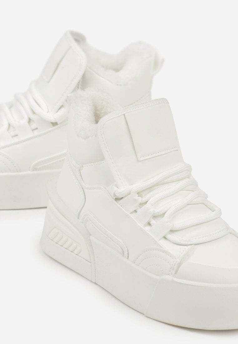 Білі Снікерси