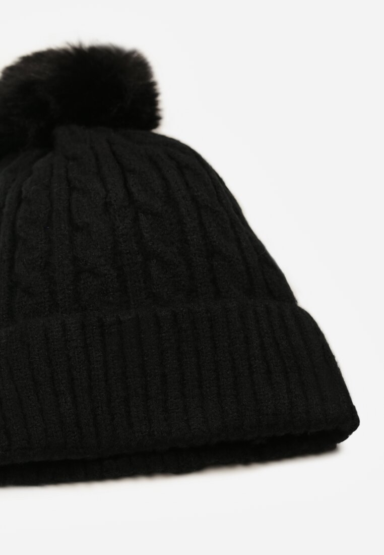 Чорна Шапка