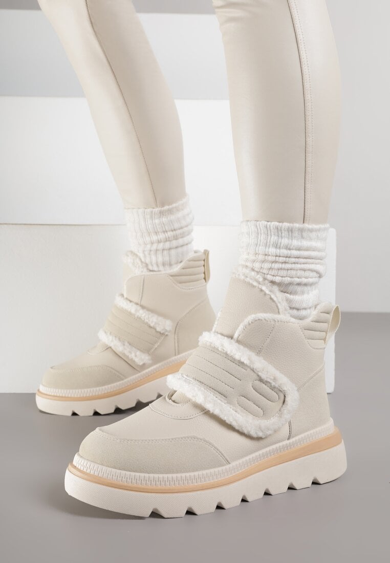 Бежеві Сноубутси