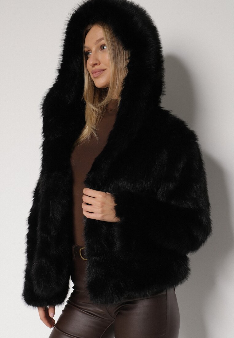 Чорна Куртка