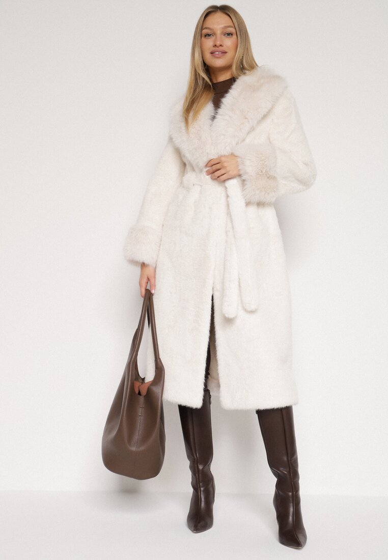 Біле Пальто