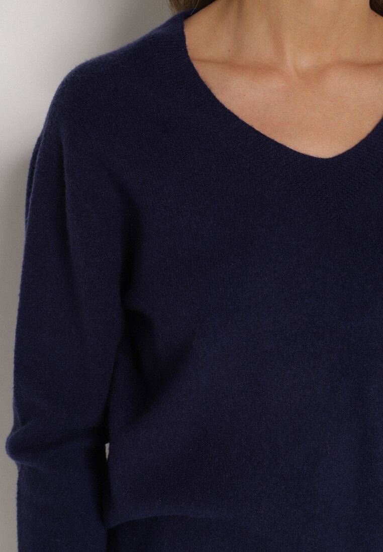 Синій Светр