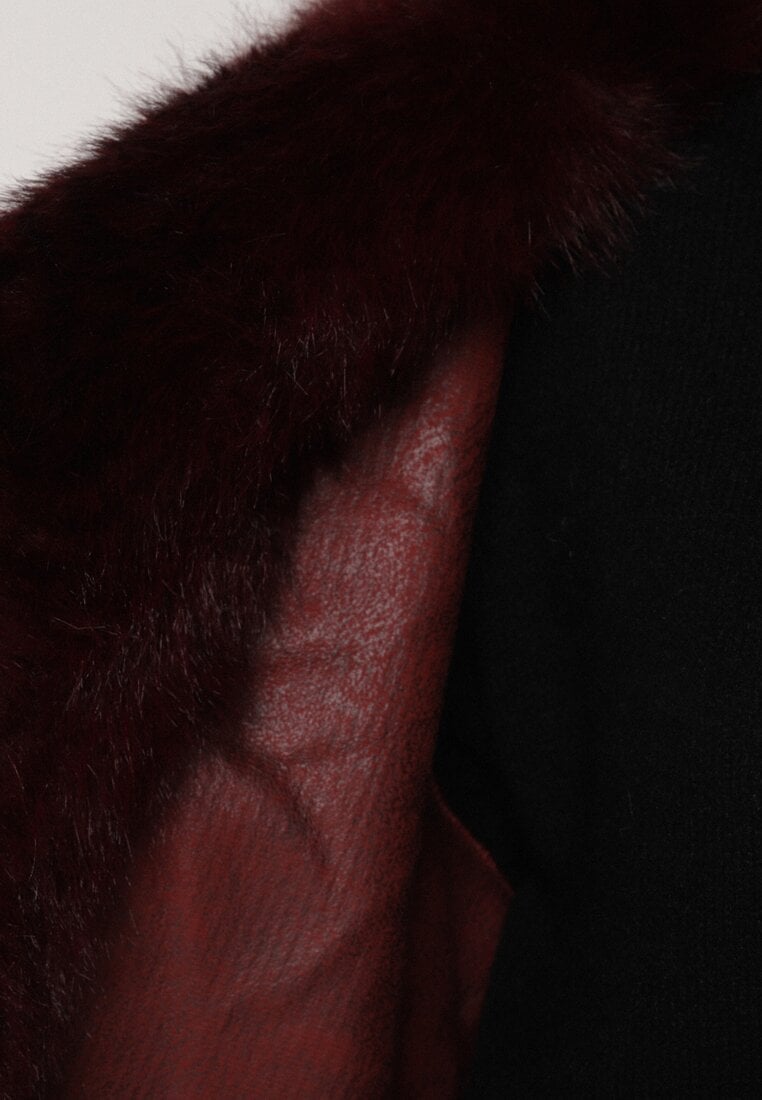 Бордове Пальто