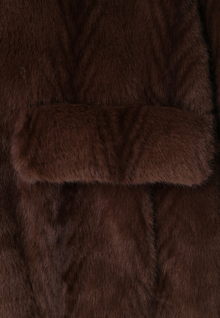 Коричневе Пальто