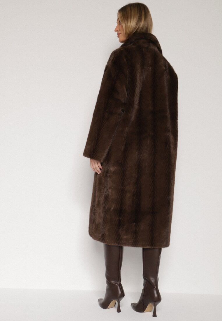 Коричневе Пальто