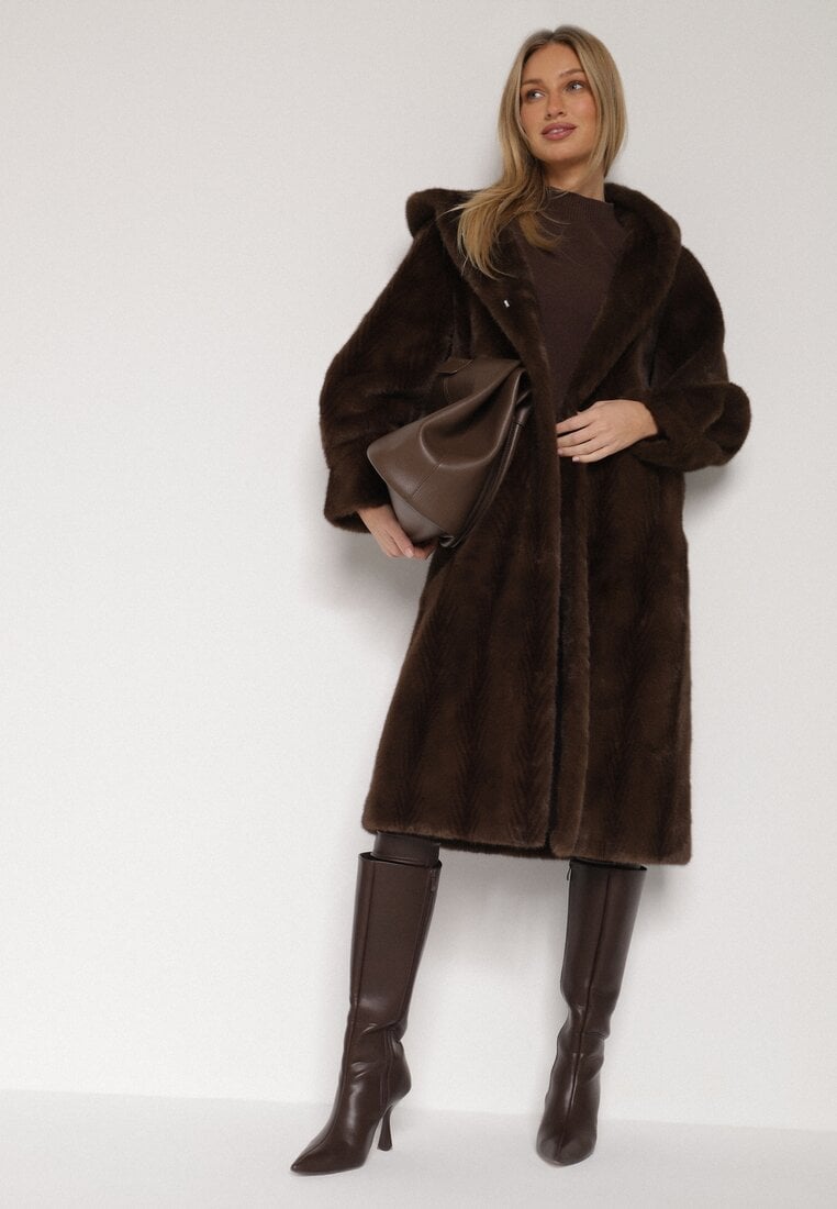 Коричневе Пальто