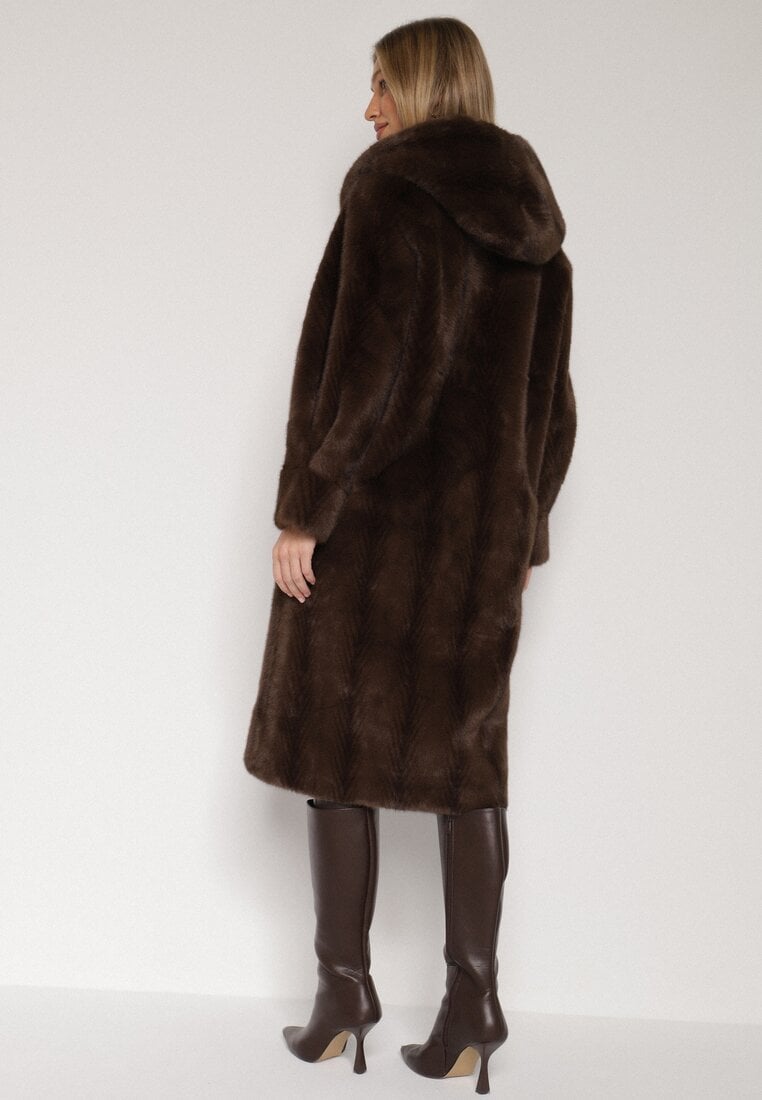 Коричневе Пальто