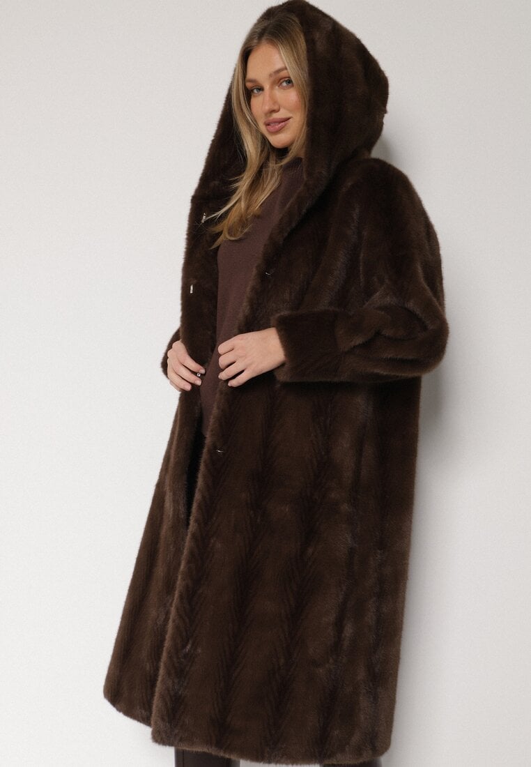 Коричневе Пальто