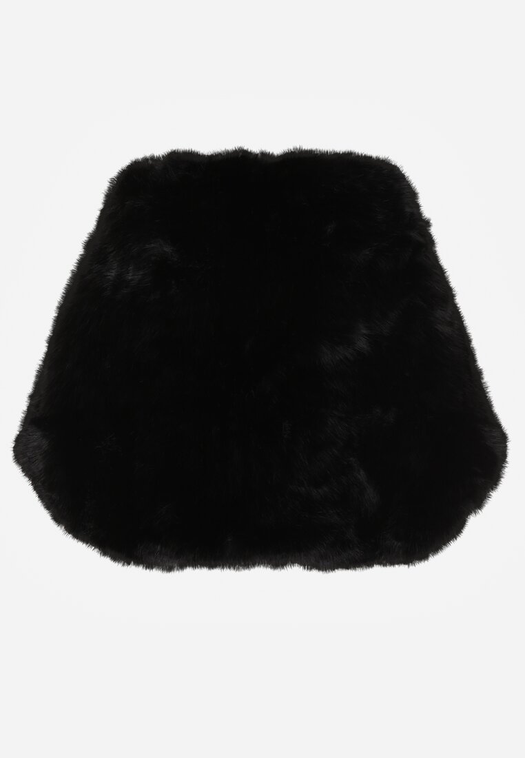 Чорне Пончо