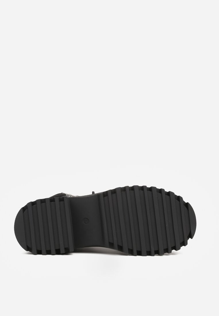 Чорні Черевики