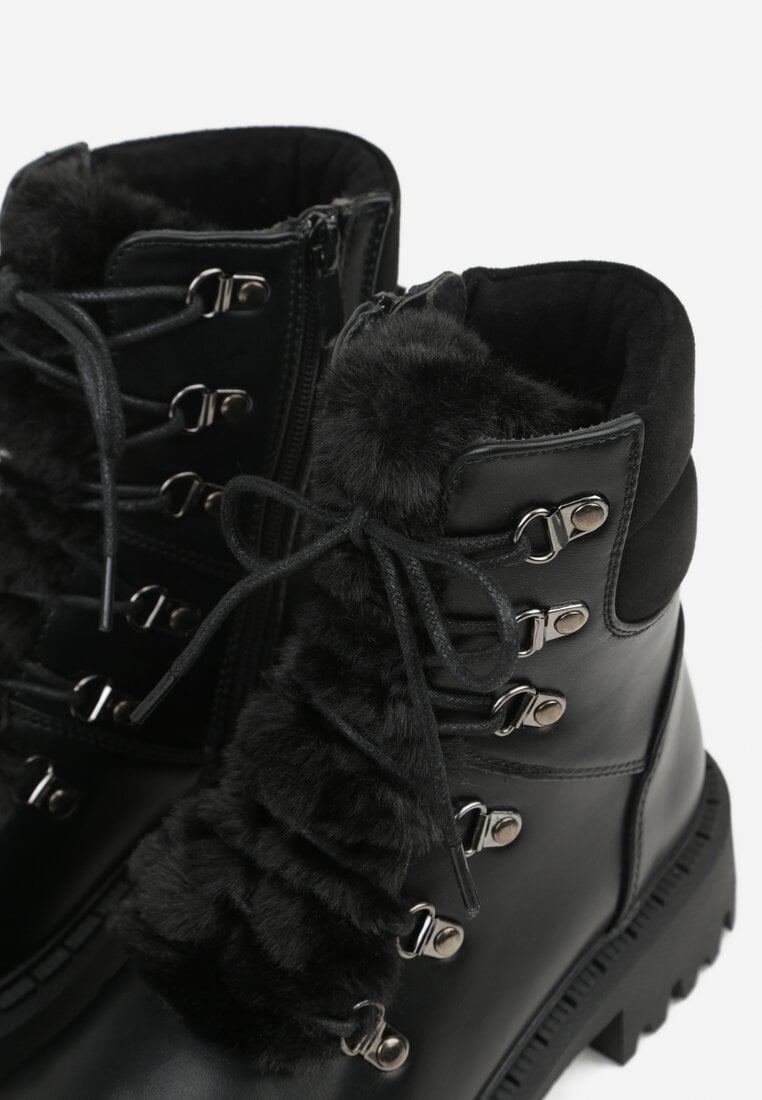 Чорні Черевики