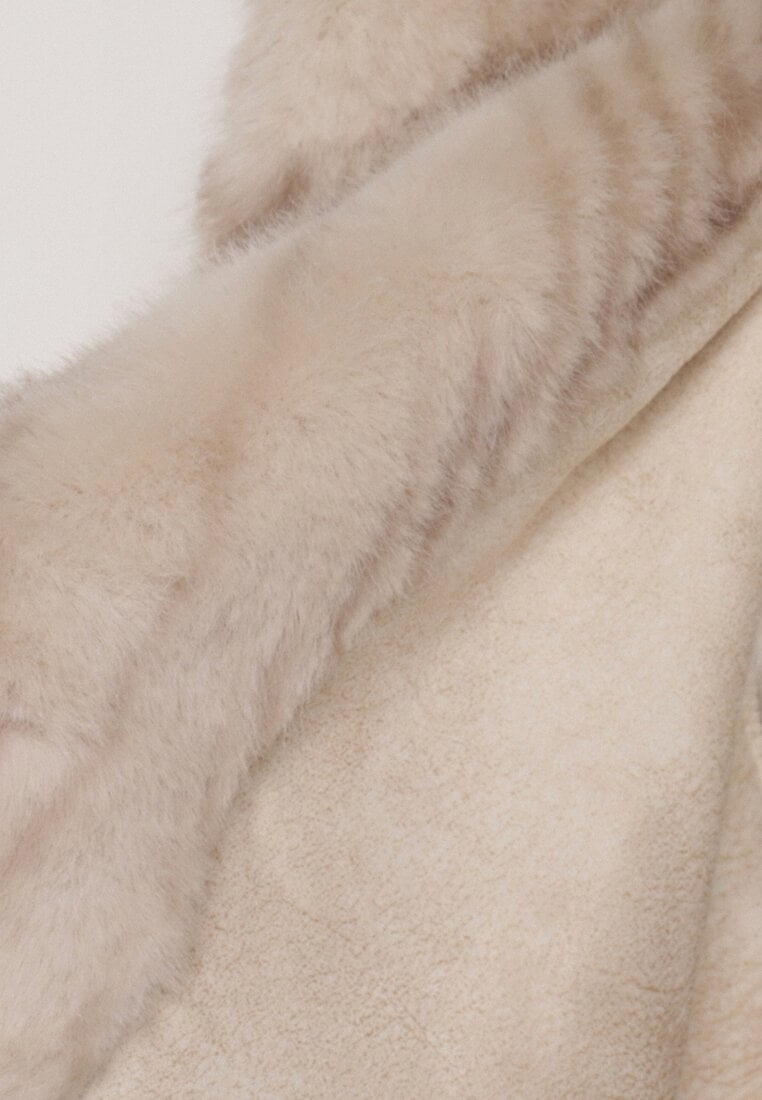 Cвітло-Бежеве Пальто