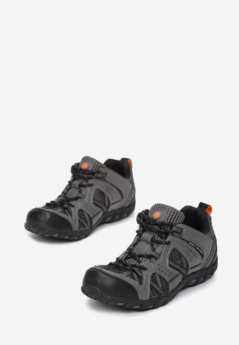 Сірі Кросівки