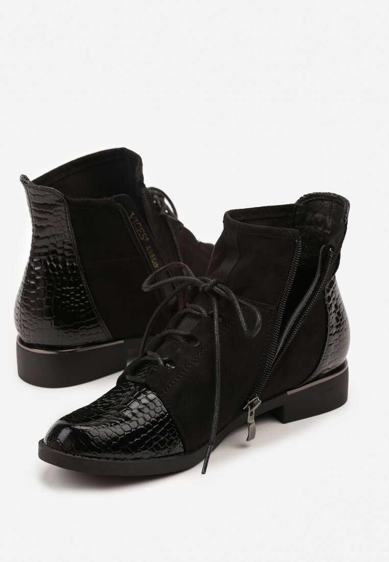 Чорні Черевики