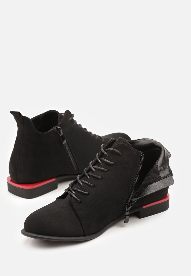 Чорні Черевики