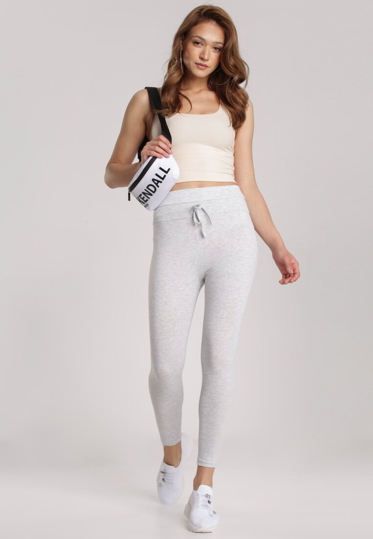 

Сірі Легінси, Сірий