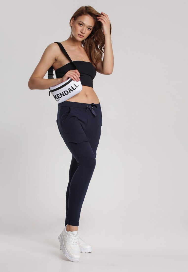 

Сині Штани, Синій