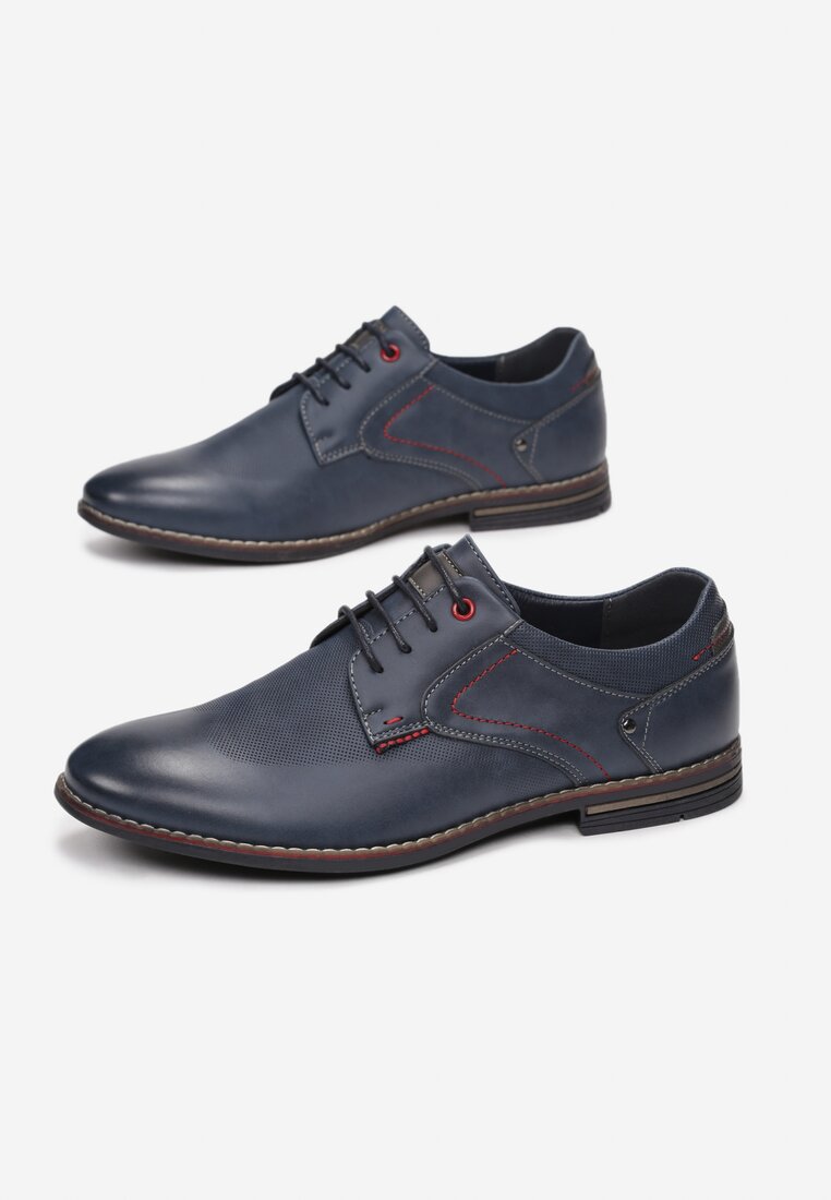 

Сині Туфлі, Синій