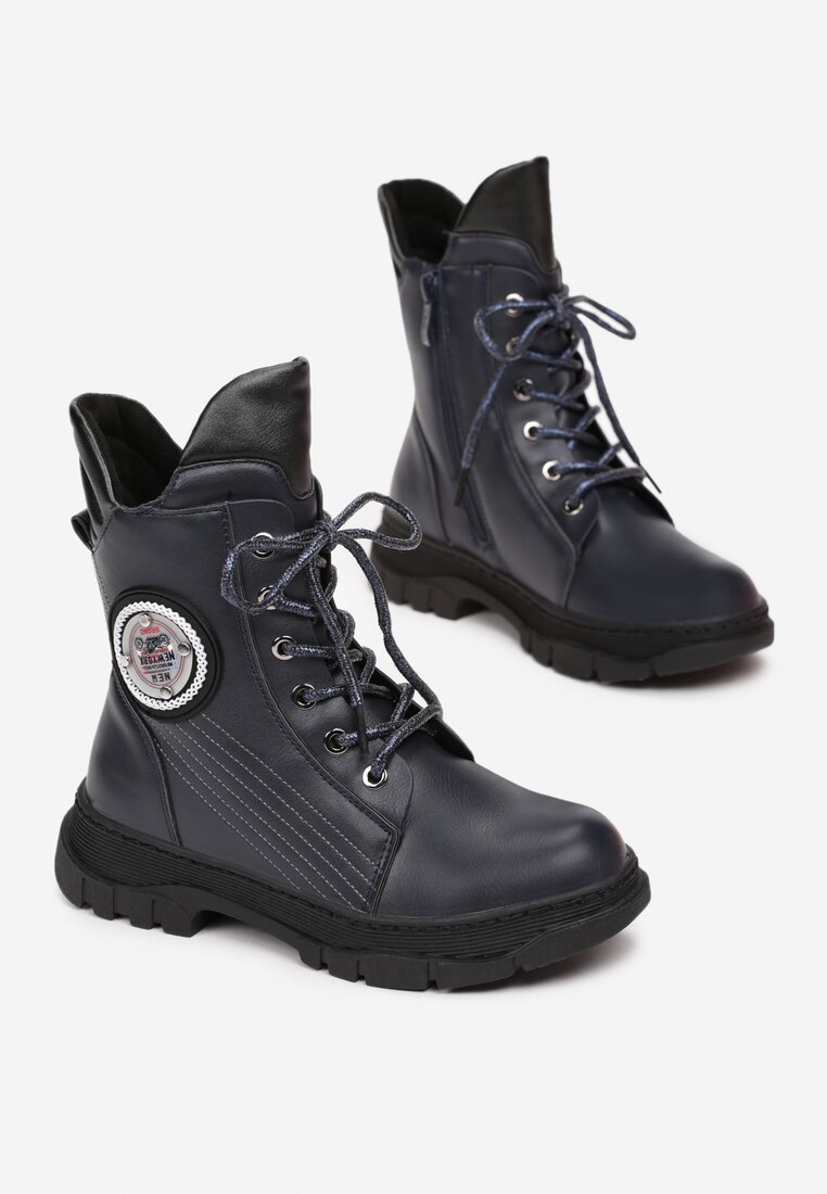 

Сині Черевики, Синій