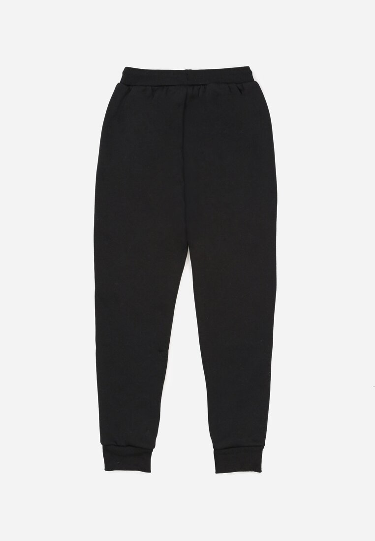 

Чорні Штани, Чорний