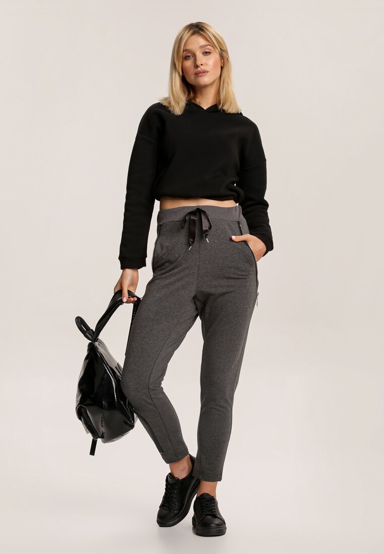 

Сірі Штани, Сірий