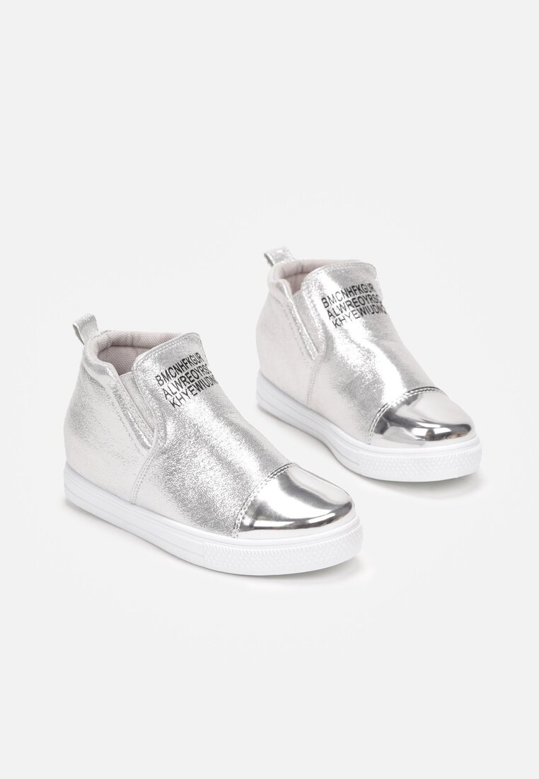 

Срібні Кросівки, Срібний