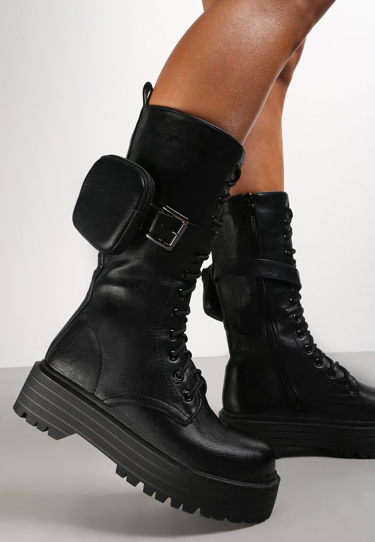 

Чорні Черевики, Чорний