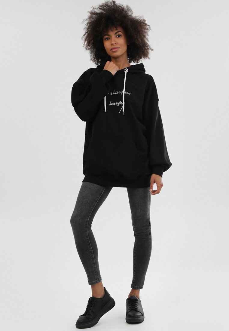 

Чорна Толстовка, Чорний