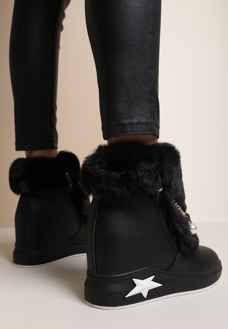 

Чорні Снікерси, Чорний