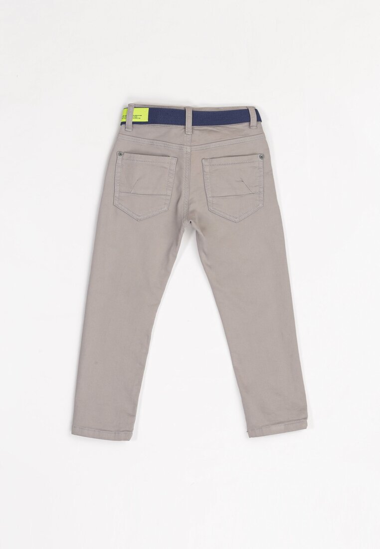 

Сірі Штани, Сірий