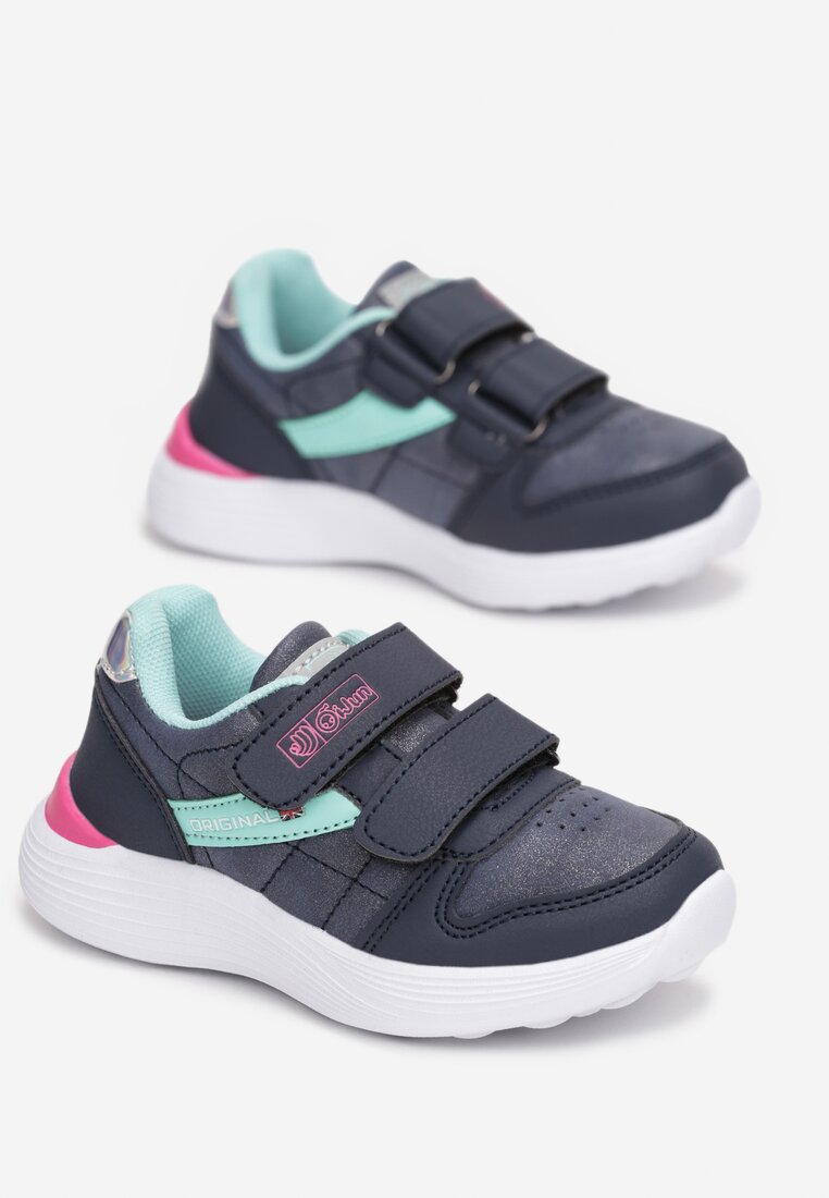 

Сині Кросівки, Синій