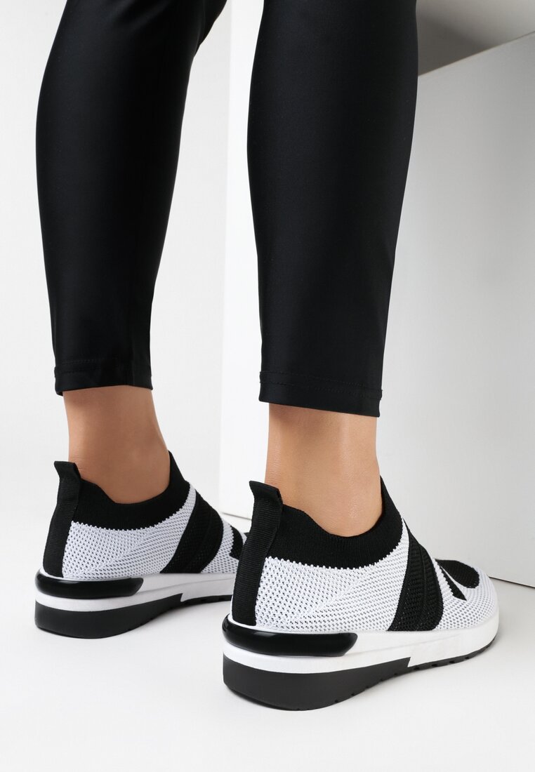 

Чорні Кросівки, Чорний