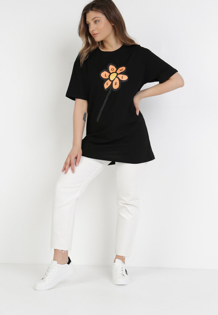 

Чорна Футболкa, Чорний