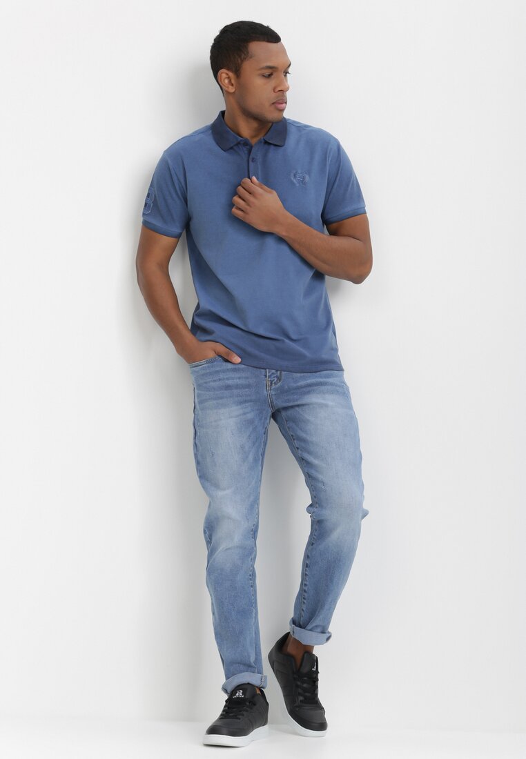 

Синя Футболка, Синій