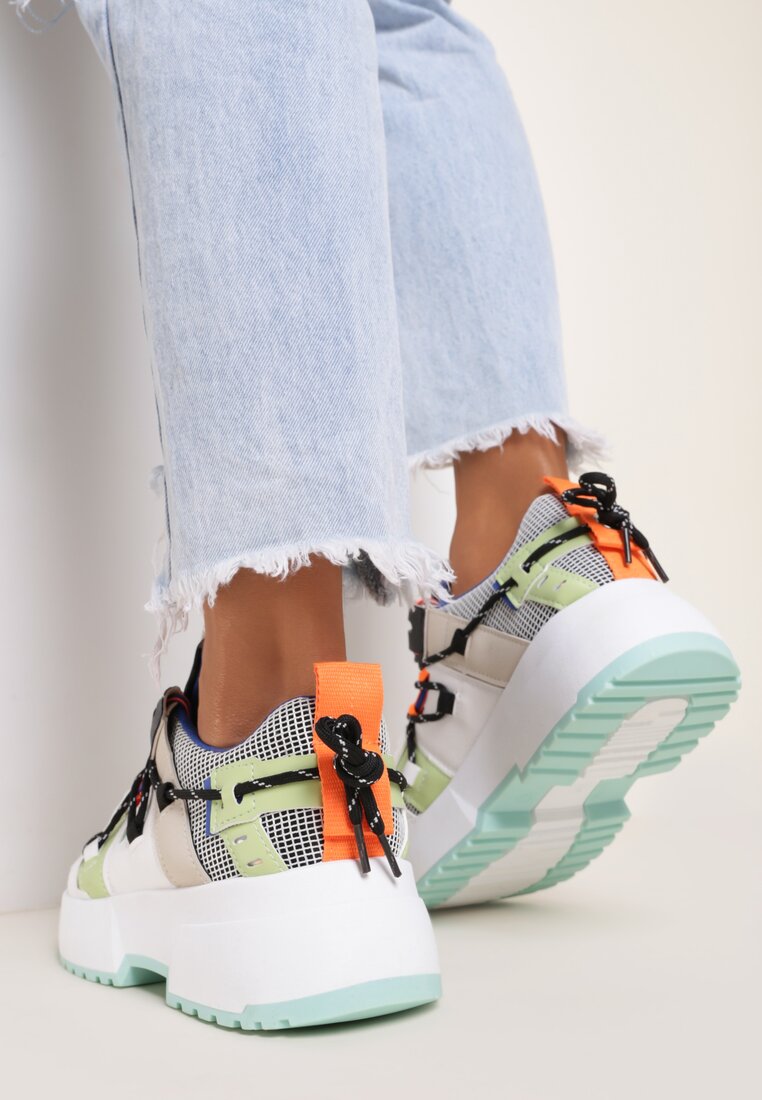 

Біло-Блакитні Снікерси, Блакитний